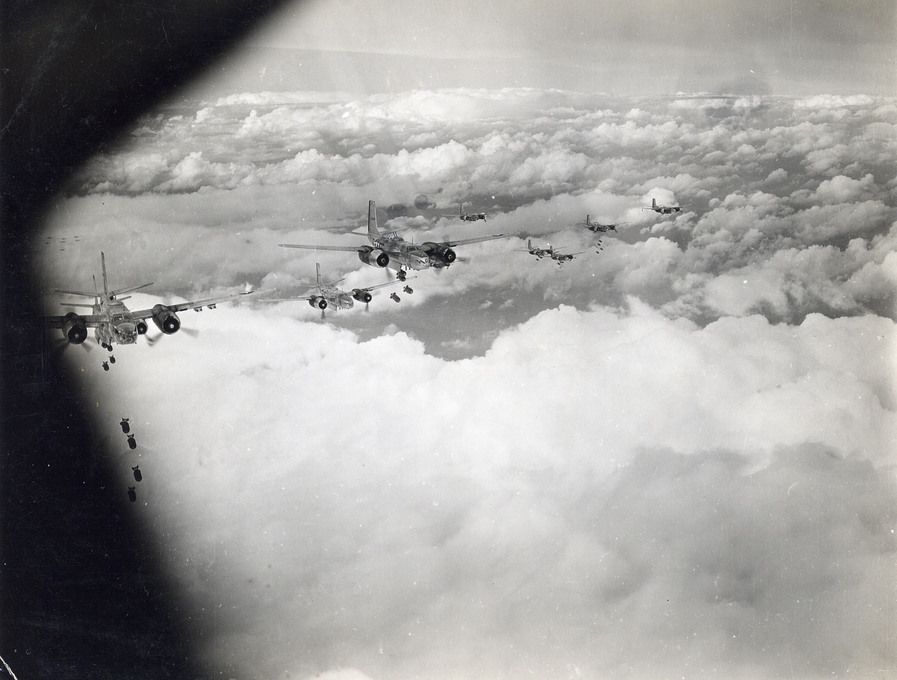 1944combatbombmission3.jpg