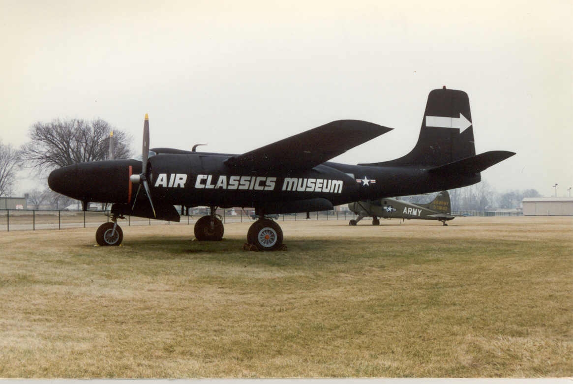 a-26n401yleftfront.jpg